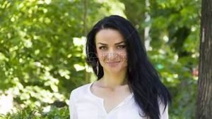 欧洲妇女vps(欧洲妇女服装)-百变无痕